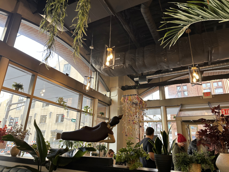 Ruam Mit Restaurant St Paul Inside Entryway